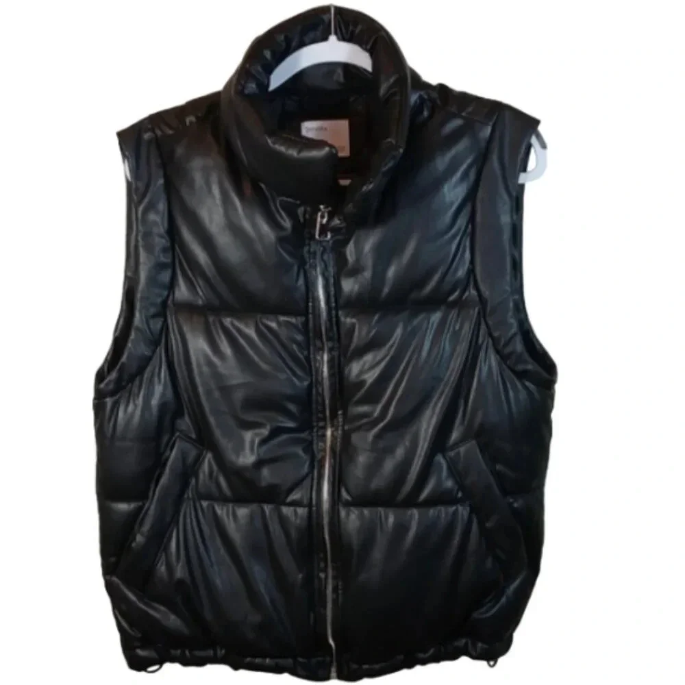 Bershka faux leather vest in black size medium - Picture 1 of 12